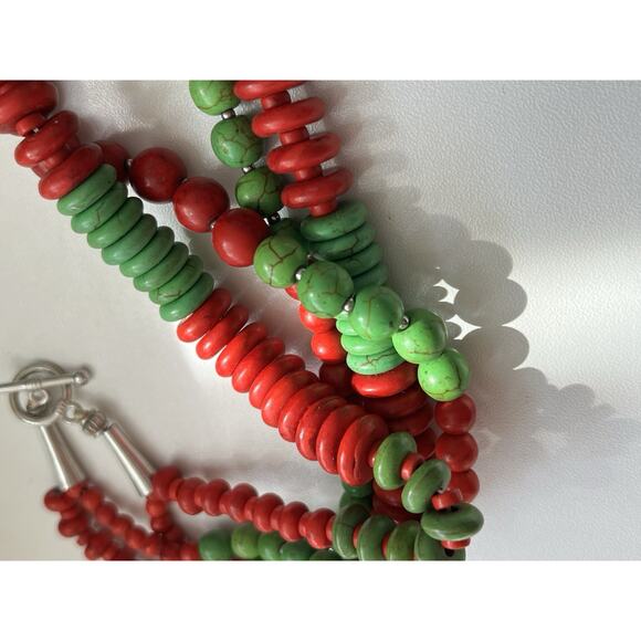 Silver Tone Red & Green Dyed Round Howlite Beaded Choker Necklace 17” - Picture 5 of 6